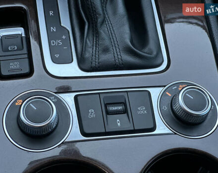 Черный Фольксваген Туарег, объемом двигателя 2.97 л и пробегом 275 тыс. км за 24800 $, фото 33 на Automoto.ua