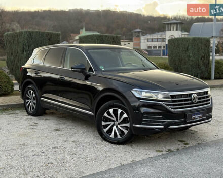 Черный Фольксваген Туарег, объемом двигателя 2.97 л и пробегом 280 тыс. км за 37900 $, фото 3 на Automoto.ua