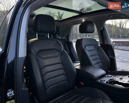 Черный Фольксваген Туарег, объемом двигателя 3 л и пробегом 229 тыс. км за 39999 $, фото 49 на Automoto.ua