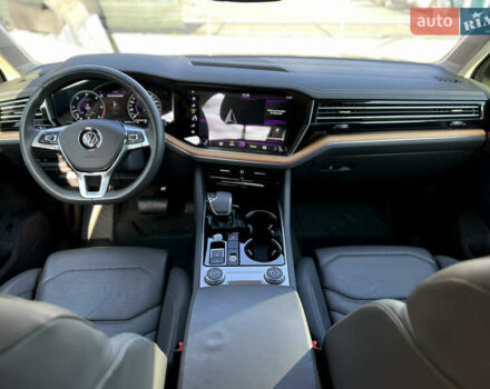 Чорний Фольксваген Туарег, об'ємом двигуна 3 л та пробігом 166 тис. км за 49900 $, фото 8 на Automoto.ua