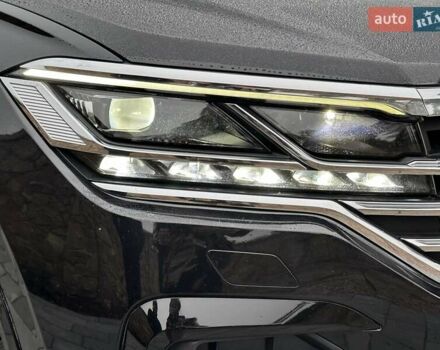 Черный Фольксваген Туарег, объемом двигателя 2.97 л и пробегом 264 тыс. км за 44000 $, фото 3 на Automoto.ua