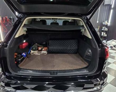 Черный Фольксваген Туарег, объемом двигателя 2.97 л и пробегом 180 тыс. км за 48500 $, фото 13 на Automoto.ua