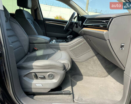 Чорний Фольксваген Туарег, об'ємом двигуна 2.97 л та пробігом 151 тис. км за 42900 $, фото 19 на Automoto.ua