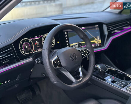 Черный Фольксваген Туарег, объемом двигателя 3 л и пробегом 229 тыс. км за 39999 $, фото 27 на Automoto.ua