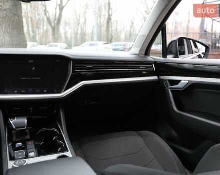 Чорний Фольксваген Туарег, об'ємом двигуна 2.99 л та пробігом 120 тис. км за 35000 $, фото 12 на Automoto.ua