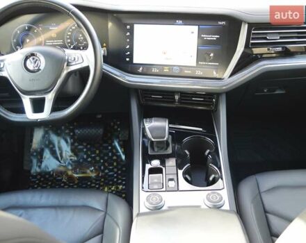 Черный Фольксваген Туарег, объемом двигателя 2.97 л и пробегом 115 тыс. км за 39900 $, фото 26 на Automoto.ua