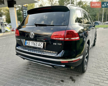 Черный Фольксваген Туарег, объемом двигателя 2.97 л и пробегом 121 тыс. км за 39900 $, фото 32 на Automoto.ua