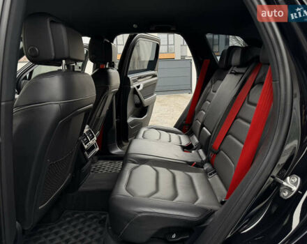 Чорний Фольксваген Туарег, об'ємом двигуна 3 л та пробігом 99 тис. км за 57888 $, фото 39 на Automoto.ua