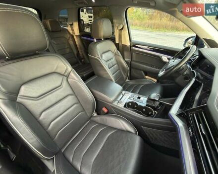 Черный Фольксваген Туарег, объемом двигателя 2.97 л и пробегом 187 тыс. км за 45500 $, фото 25 на Automoto.ua