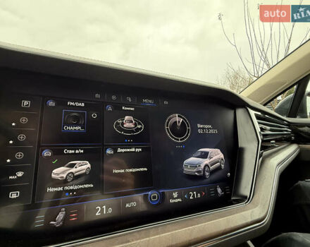 Черный Фольксваген Туарег, объемом двигателя 2.97 л и пробегом 135 тыс. км за 45500 $, фото 16 на Automoto.ua