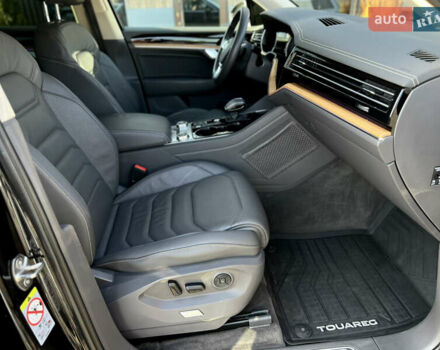 Чорний Фольксваген Туарег, об'ємом двигуна 3 л та пробігом 166 тис. км за 49900 $, фото 26 на Automoto.ua