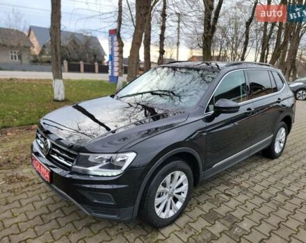 Чорний Фольксваген Туарег, об'ємом двигуна 2 л та пробігом 83 тис. км за 18900 $, фото 3 на Automoto.ua