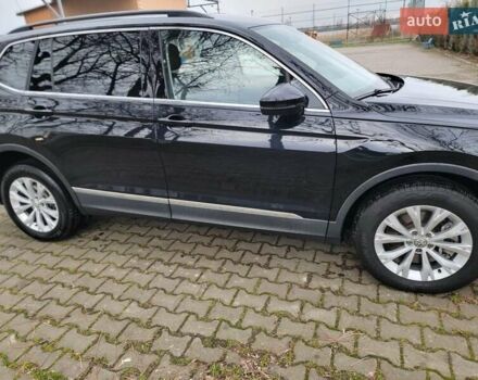 Чорний Фольксваген Туарег, об'ємом двигуна 2 л та пробігом 83 тис. км за 18900 $, фото 5 на Automoto.ua