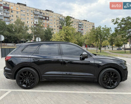 Чорний Фольксваген Туарег, об'ємом двигуна 3 л та пробігом 190 тис. км за 44500 $, фото 4 на Automoto.ua