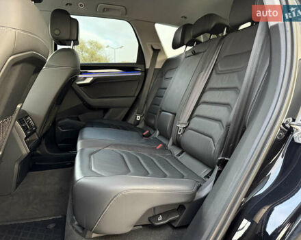 Черный Фольксваген Туарег, объемом двигателя 2.97 л и пробегом 280 тыс. км за 37900 $, фото 23 на Automoto.ua