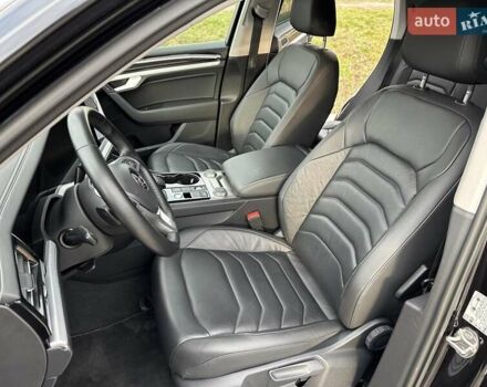 Черный Фольксваген Туарег, объемом двигателя 2.97 л и пробегом 96 тыс. км за 45500 $, фото 28 на Automoto.ua