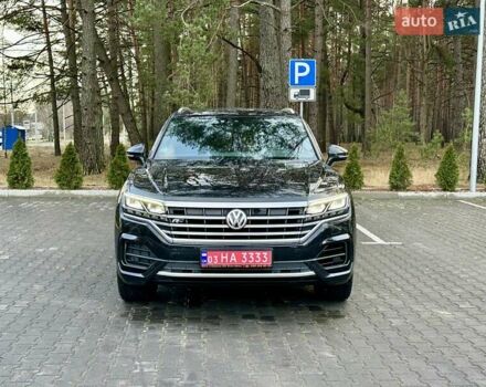 Черный Фольксваген Туарег, объемом двигателя 2.97 л и пробегом 264 тыс. км за 44000 $, фото 1 на Automoto.ua