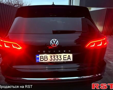 Черный Фольксваген Туарег, объемом двигателя 3 л и пробегом 226 тыс. км за 38500 $, фото 1 на Automoto.ua