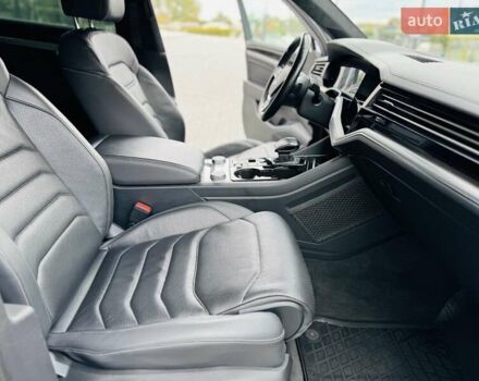 Чорний Фольксваген Туарег, об'ємом двигуна 2.97 л та пробігом 170 тис. км за 41950 $, фото 33 на Automoto.ua