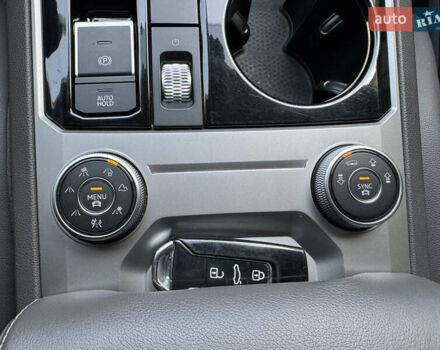 Чорний Фольксваген Туарег, об'ємом двигуна 2.97 л та пробігом 206 тис. км за 45000 $, фото 46 на Automoto.ua