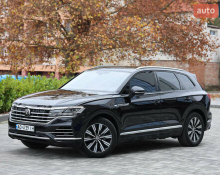 Черный Фольксваген Туарег, объемом двигателя 2.97 л и пробегом 252 тыс. км за 40500 $, фото 2 на Automoto.ua