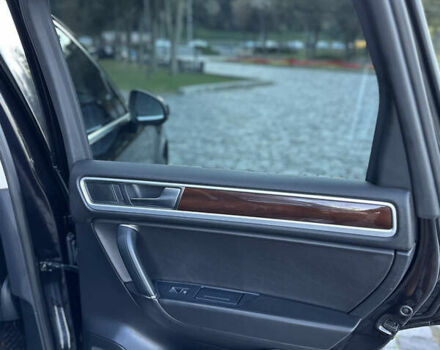 Черный Фольксваген Туарег, объемом двигателя 2.97 л и пробегом 275 тыс. км за 24800 $, фото 25 на Automoto.ua