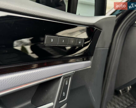 Чорний Фольксваген Туарег, об'ємом двигуна 3 л та пробігом 105 тис. км за 57888 $, фото 49 на Automoto.ua