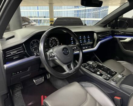 Черный Фольксваген Туарег, объемом двигателя 3 л и пробегом 172 тыс. км за 50500 $, фото 17 на Automoto.ua