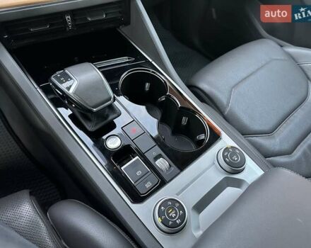 Чорний Фольксваген Туарег, об'ємом двигуна 2.97 л та пробігом 190 тис. км за 42000 $, фото 24 на Automoto.ua