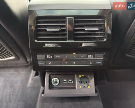 Черный Фольксваген Туарег, объемом двигателя 2.97 л и пробегом 187 тыс. км за 45500 $, фото 29 на Automoto.ua