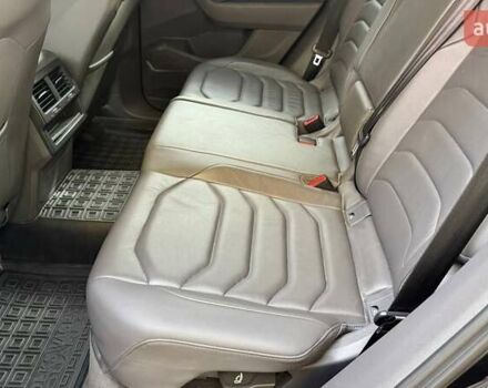 Черный Фольксваген Туарег, объемом двигателя 2.97 л и пробегом 228 тыс. км за 39999 $, фото 10 на Automoto.ua