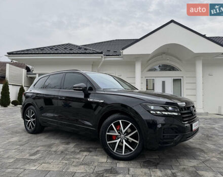 Чорний Фольксваген Туарег, об'ємом двигуна 3 л та пробігом 105 тис. км за 57888 $, фото 4 на Automoto.ua