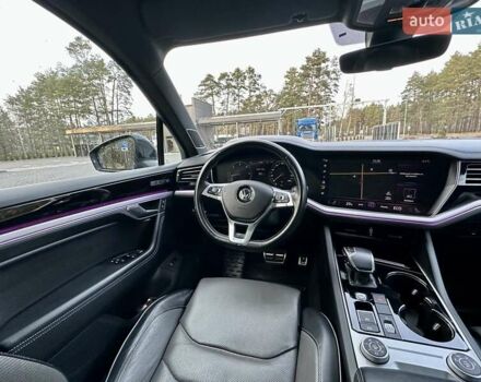 Черный Фольксваген Туарег, объемом двигателя 2.97 л и пробегом 264 тыс. км за 44000 $, фото 36 на Automoto.ua