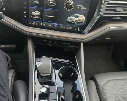 Черный Фольксваген Туарег, объемом двигателя 2.97 л и пробегом 135 тыс. км за 47000 $, фото 16 на Automoto.ua