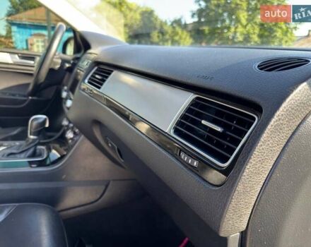 Черный Фольксваген Туарег, объемом двигателя 2.97 л и пробегом 188 тыс. км за 21980 $, фото 48 на Automoto.ua