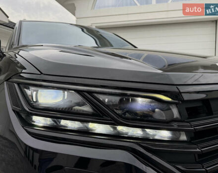 Чорний Фольксваген Туарег, об'ємом двигуна 3 л та пробігом 99 тис. км за 57888 $, фото 21 на Automoto.ua