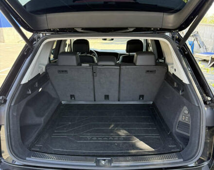 Черный Фольксваген Туарег, объемом двигателя 2.97 л и пробегом 154 тыс. км за 46000 $, фото 12 на Automoto.ua