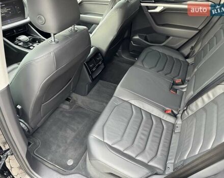 Черный Фольксваген Туарег, объемом двигателя 2.97 л и пробегом 96 тыс. км за 45500 $, фото 26 на Automoto.ua