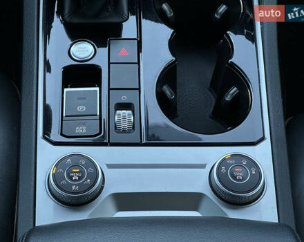 Черный Фольксваген Туарег, объемом двигателя 3 л и пробегом 259 тыс. км за 38999 $, фото 74 на Automoto.ua