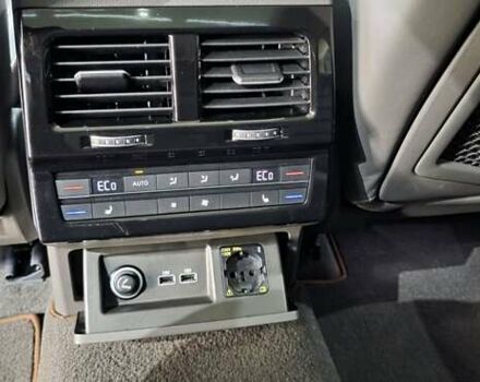 Черный Фольксваген Туарег, объемом двигателя 2.97 л и пробегом 180 тыс. км за 48500 $, фото 21 на Automoto.ua