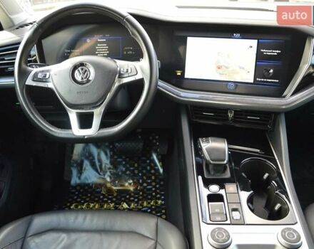 Черный Фольксваген Туарег, объемом двигателя 2.97 л и пробегом 115 тыс. км за 39900 $, фото 25 на Automoto.ua