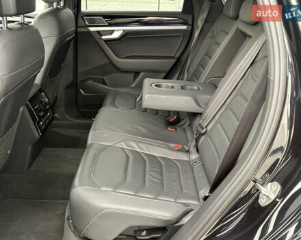 Черный Фольксваген Туарег, объемом двигателя 3 л и пробегом 188 тыс. км за 44555 $, фото 50 на Automoto.ua