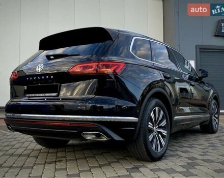 Черный Фольксваген Туарег, объемом двигателя 2.97 л и пробегом 130 тыс. км за 46500 $, фото 41 на Automoto.ua