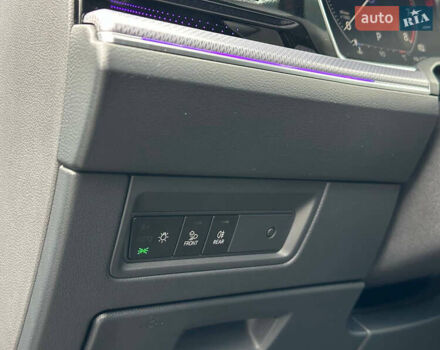 Черный Фольксваген Туарег, объемом двигателя 3 л и пробегом 141 тыс. км за 48500 $, фото 24 на Automoto.ua