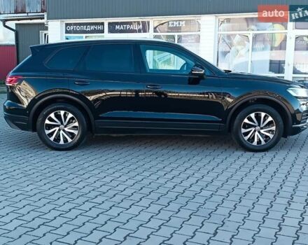 Черный Фольксваген Туарег, объемом двигателя 2.97 л и пробегом 255 тыс. км за 42000 $, фото 17 на Automoto.ua