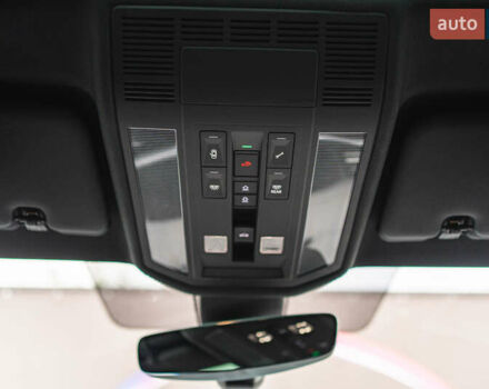 Черный Фольксваген Туарег, объемом двигателя 3.96 л и пробегом 170 тыс. км за 57777 $, фото 73 на Automoto.ua