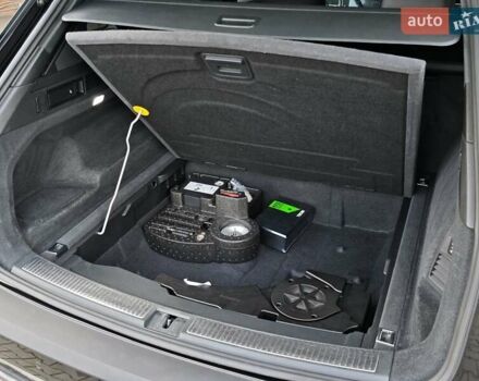 Черный Фольксваген Туарег, объемом двигателя 2.97 л и пробегом 98 тыс. км за 59980 $, фото 69 на Automoto.ua