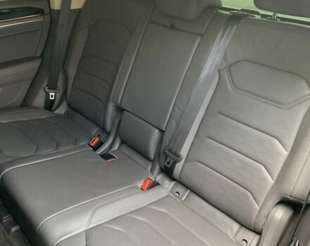 Черный Фольксваген Туарег, объемом двигателя 2.97 л и пробегом 77 тыс. км за 51000 $, фото 30 на Automoto.ua