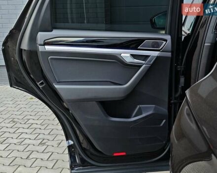 Черный Фольксваген Туарег, объемом двигателя 2.97 л и пробегом 98 тыс. км за 59980 $, фото 46 на Automoto.ua