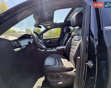 Черный Фольксваген Туарег, объемом двигателя 2.97 л и пробегом 194 тыс. км за 48200 $, фото 24 на Automoto.ua